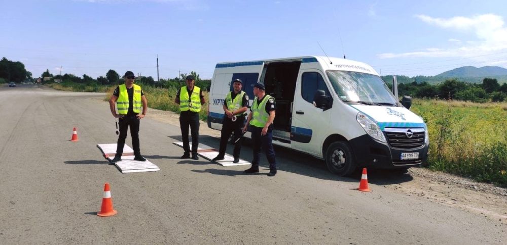 Укртрансбезпека вперше на Прикарпатті оштрафувала вантажівку з щебенем за надмірну вагу 1