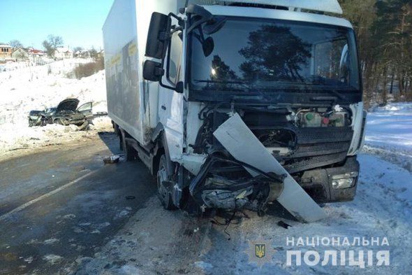 ДТП у Тернополі: легковик влетів у вантажівку | Новини на Gazeta.ua