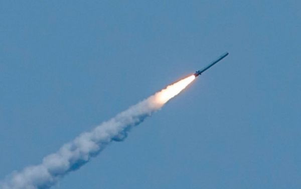 Над Київщиною збили ворожу ракету