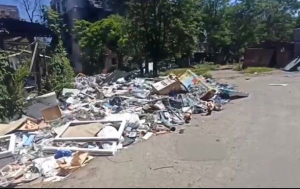 На вулицях Маріуполя дев'ять тонн сміття - мер