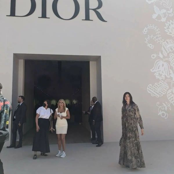 Українська художниця створила декорації для показу Dior - Новини України