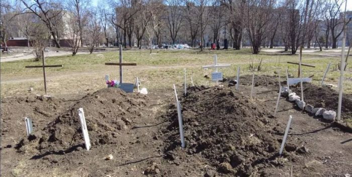 Братська могила Маріуполь поховання ексгумація жертви окупанти