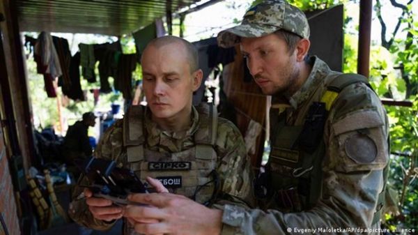 "Армія дронів": як Україна збирається озброїти військо безпілотникамиСюжет