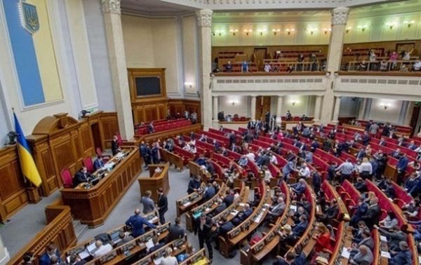 Зеленський відповів на петицію про мінімальну зарплату для нардепів