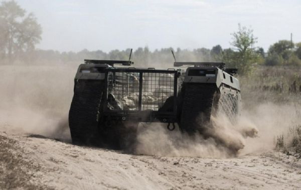 Україна отримала безпілотні гусеничні бронетранспортери THeMIS - Новини України