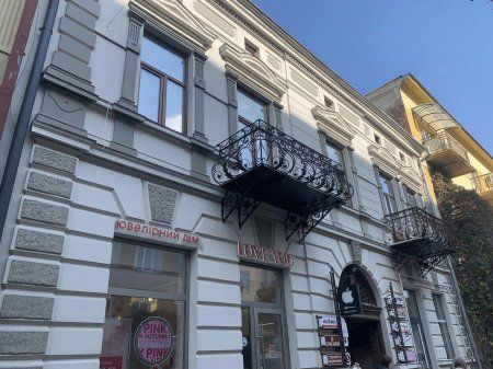 В центрі Івано-Франківська відреставрували фасад будинку-пам'ятки 