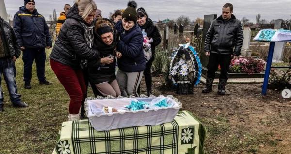 На Запоріжжі поховали немовля, вбитого під час обстрілу Вільнянська - Новини України
