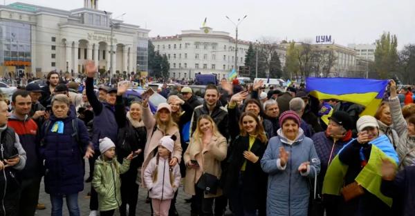 Журналістів позбавили акредитації через репортажі з Херсона - Новини України