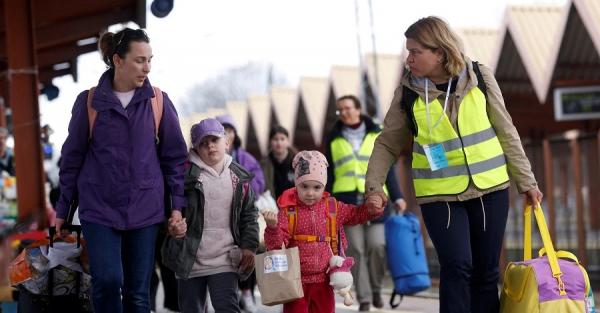 Чехія прийме українських біженців на зиму, але не більше, ніж десятки тисяч - Новини України