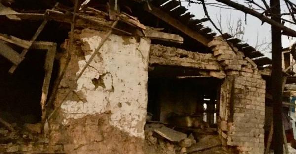 Росіяни вдарили по житловому будинку в Нікополі, є загиблий - Новини України