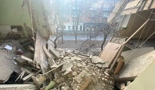 РФ атакувала Херсон, постраждала будівля обладміністрації - Новини України