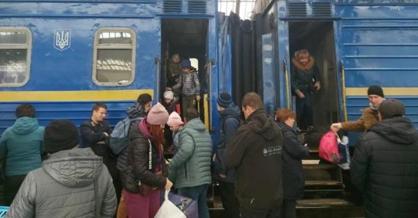 "Укрзалізниця" призначила 7 додаткових поїздів на новорічні свята - Новини України
