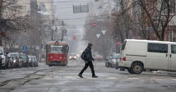 Через дефіцит електроенергії у Києві зупинили трамваї та тролейбуси - Новини України