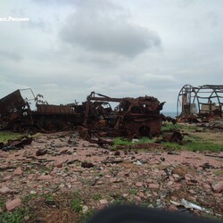 Зруйнована техніка та розбиті будівлі: як зараз виглядає острів Зміїний - Новини України