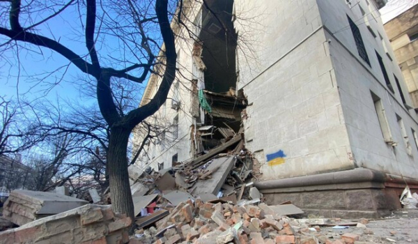 РФ атакувала Херсон, постраждала будівля обладміністрації - Новини України