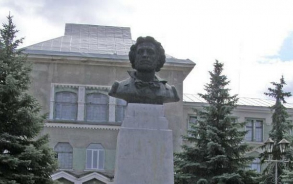 У Тульчині на Вінниччині знесуть пам'ятники Пушкіну та Суворову