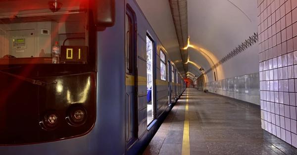 В Києві через різкі перепади напруги стався збій в роботі метро - Новини України