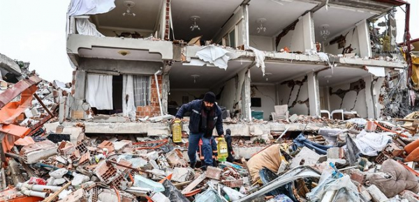 
Землетрус у Туреччині: загинули п'ятеро українців, дві людини можуть бути під завалами 