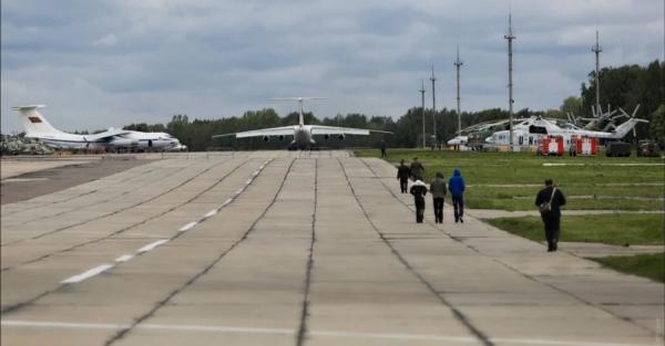 У Білорусі пролунали вибухи на військовому аеродромі - пошкоджено російський літак - Новини України