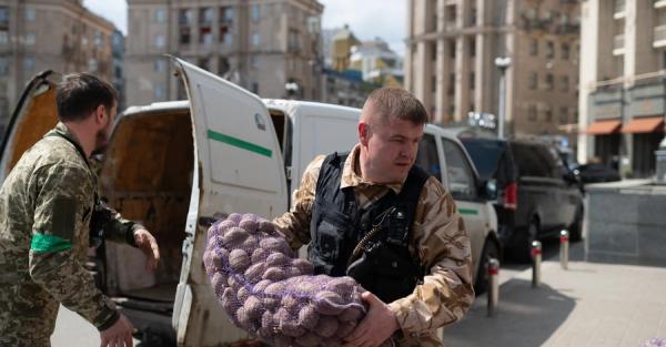 Міноборони зменшило ціни на послуги з організації харчування військових після скандалу - Новини України