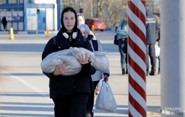 Польща поновила правила повторного в'їзду для українських біженців