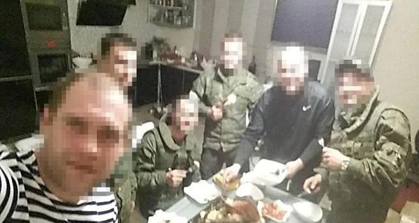Поліція ідентифікувала росіян, які під час окупації села на Харківщині вкрали пральну машинку - Новини України