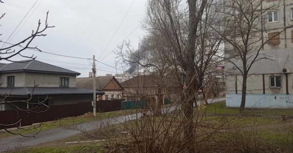 У Маріуполі пролунали два вибухи, один із них - у районі аеропорту - Новини України
