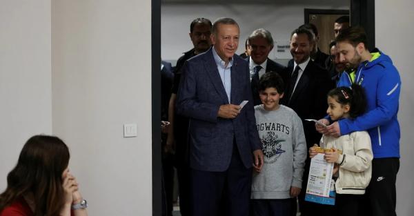 У Туреччині голосують за нового президента - правління Ердогана може завершитися - Новини України