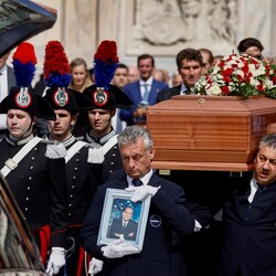 У Мілані прощаються з колишнім прем'єр-міністром Італії Сільвіо Берлусконі - Новини України