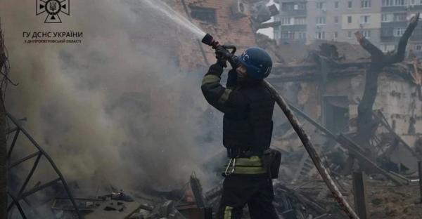 Росіяни випустили ракети по Харкову - у місті гримлять вибухи - Новини України