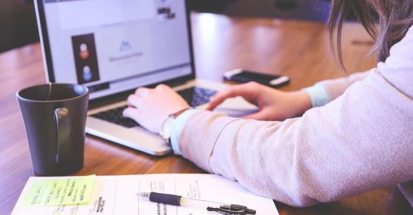 Робота під час війни: чому українці не звільняються навіть після зниження зарплат - Новини України