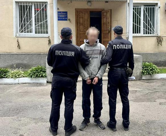 На Закарпатті затримали прикарпатця з наркотиками на 300 тисяч гривень (ФОТО)