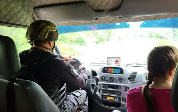Із семи населених пунктів на Донеччині примусово евакуюють дітей