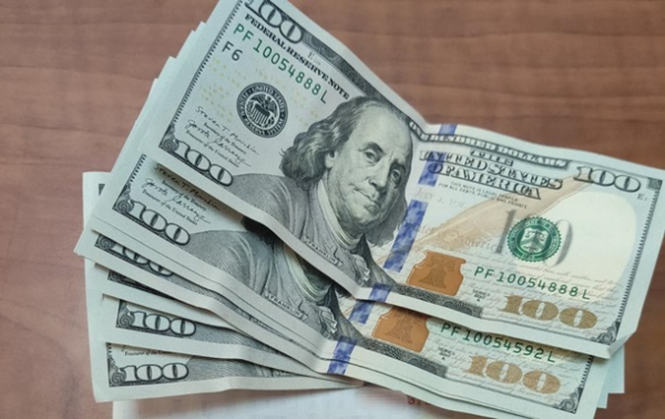 На Закарпатті жінка за $900 хотіла "купити" на кордоні пропуск для чоловіка