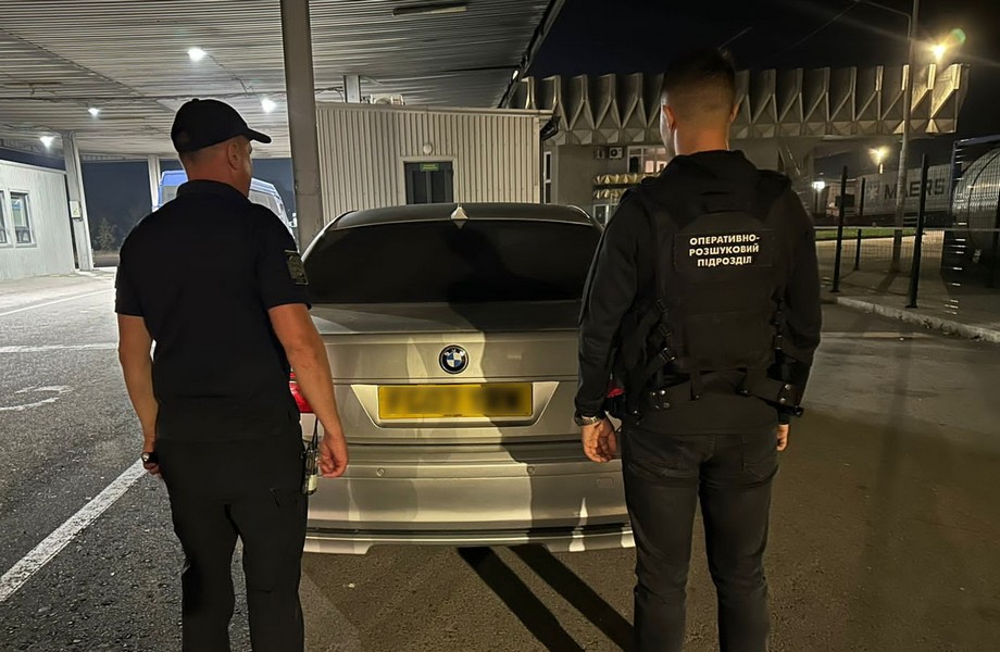 Прикарпатець хотів завезти в Україну BMW під виглядом допомоги для ЗСУ (ФОТОФАКТ)
