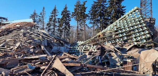 
Зруйнований на початку вторгнення РФ стадіон у Чернігові відбудують за 700 млн грн – фото 