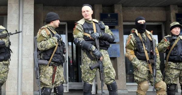 Росіяни знущаються з мешканців Токмака і "конфіскують" їхнє житло  - Новини України