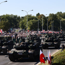 У Варшаві пройшов найбільший військовий парад за останні 30 років - Новини України