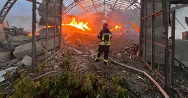 РФ атакувала припортову інфраструктуру Одещини БПЛА та ракетами двох типів - Новини України