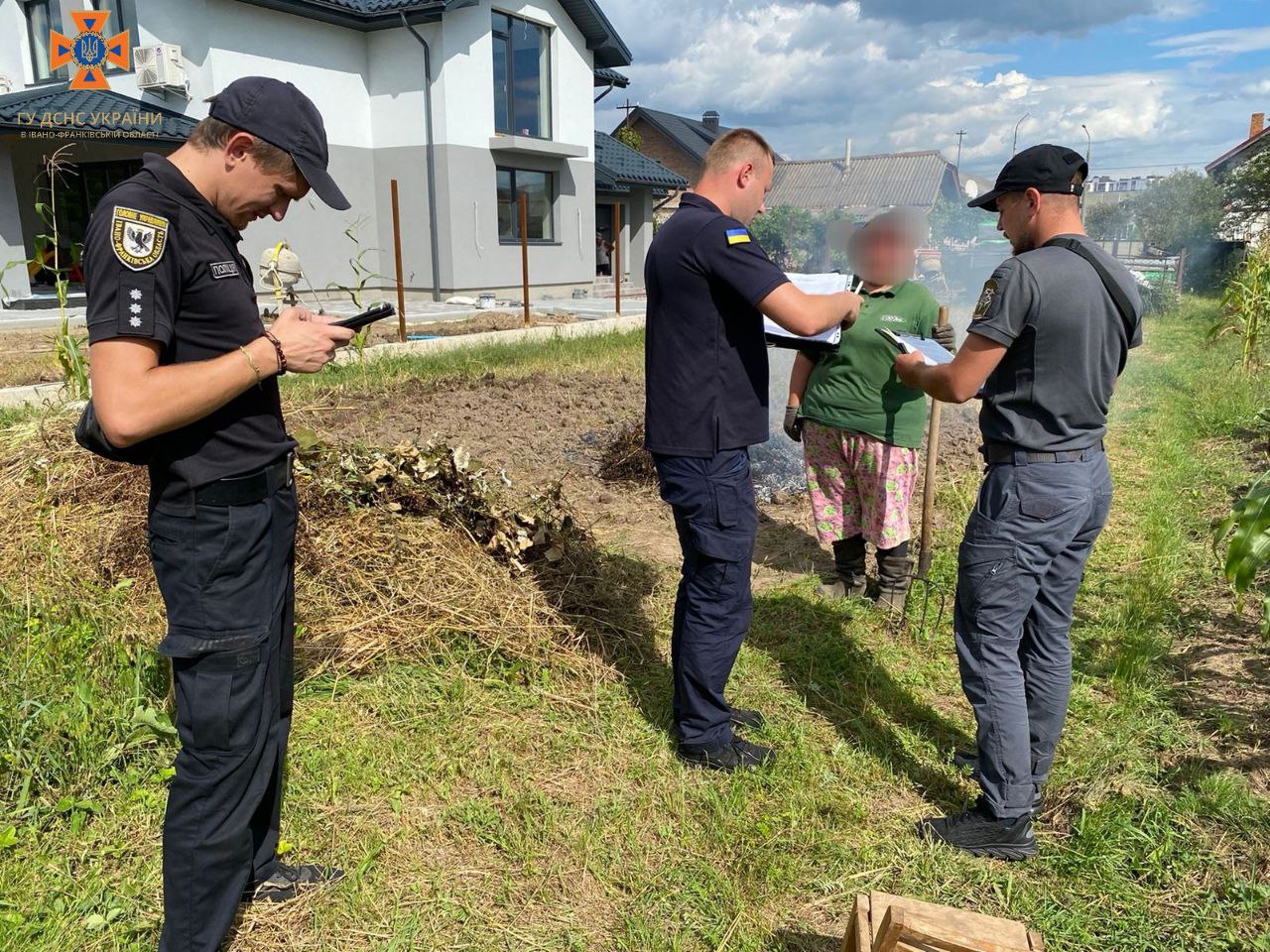 Пожежники з квадрокоптером шукали паліїв трави у Франківській громаді: двох оштафували (ФОТО)