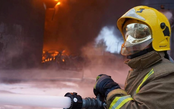 БПЛА ударили по Харківщині: почалася пожежа