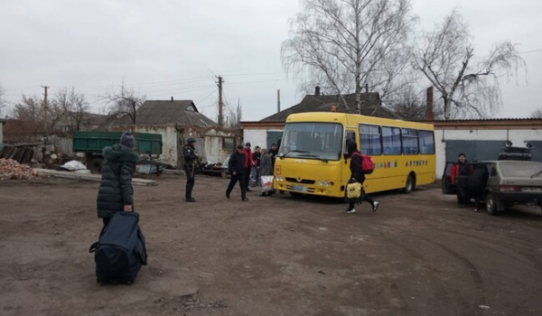 Із шести прикордонних громад Сумської області евакуювали всіх мешканців - Новини України