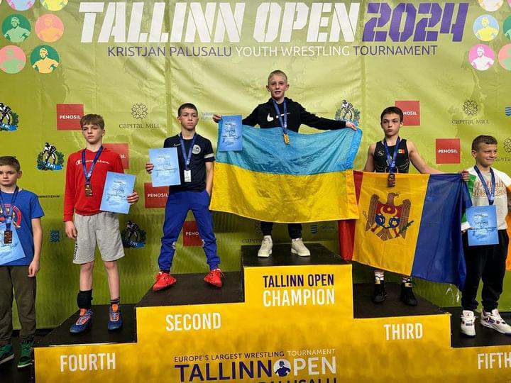 Борці з Коломиї вибороли чемпіонські та призові місця на міжнародному турнірі серед юнаків (ФОТО)