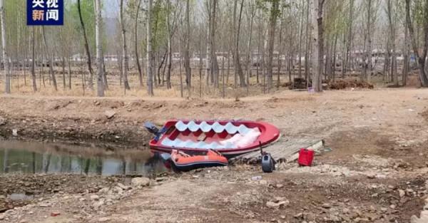 В Китаї перевернувся саморобний човен, на якому показували екскурсії, загинули 12 людей - Новини України
