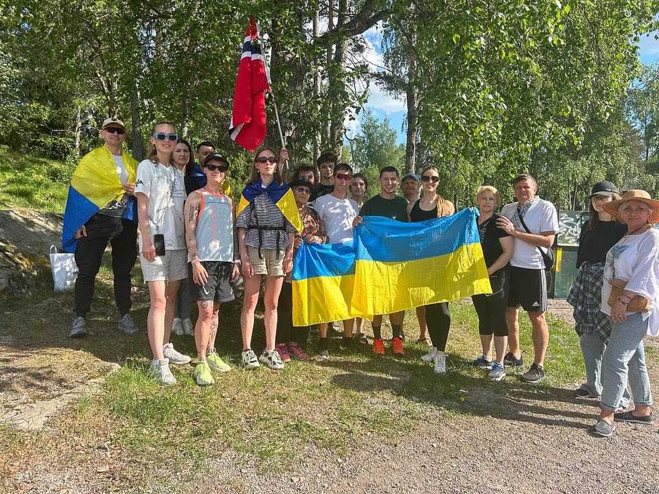 Прикарпатець організував благодійній забіг з прапорами у Норвегії (ФОТО)