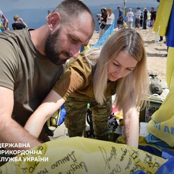 Українські прикордонники вшанували пам'ять загиблих побратимів сходженням на Говерлу - Новини України