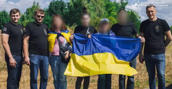 Україна повернула на підконтрольну частину ще трьох людей - Новини України