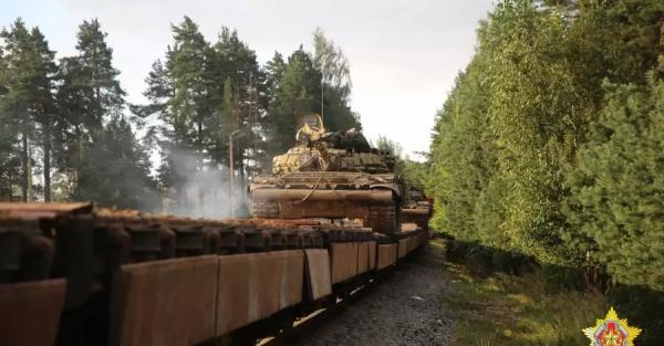 Білорусь перекидає танки під кордон з Україною - Новини України