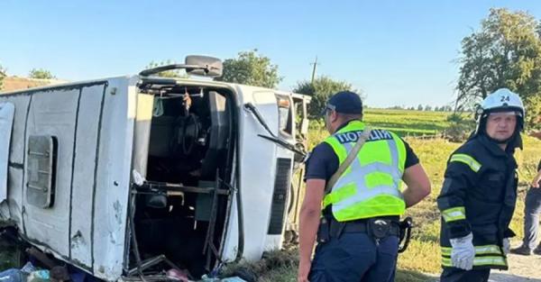 На Житомирщині в одній з громад оголошена триденна жалоба за загиблими у ДТП з автобусом - Новини України