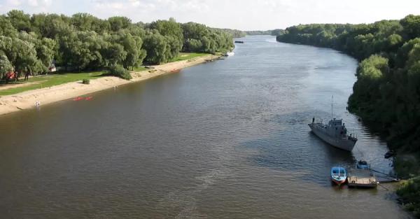 Джерелом забруднення річок виявився російський завод, у воду потрапило близько 5,7 тисяч тонн відходів  - Новини України